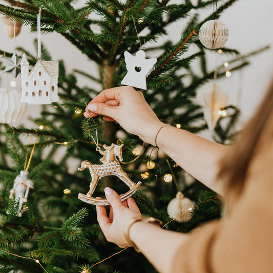 The Perfect Outerwear Essential: Exploring the Features and Design of IKAZZ's Hooded Trench Coat