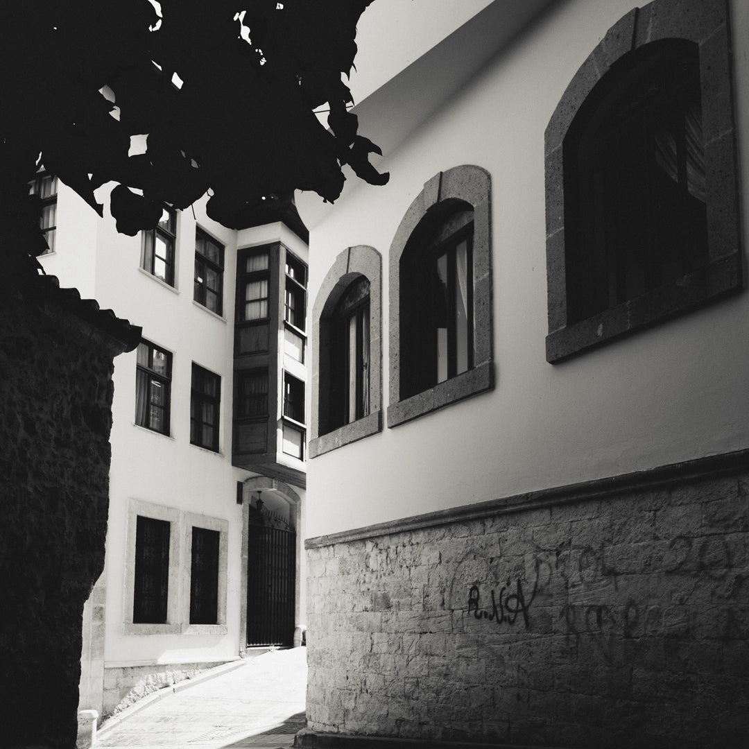 Stay Warm and Stylish with the IKAZZ Soft Shell Jacket: A Must-Have Winter Essential