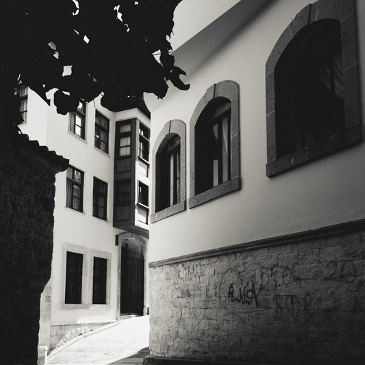 Stay Warm and Stylish with the IKAZZ Soft Shell Jacket: A Must-Have Winter Essential