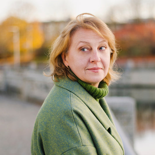 Winter Wonderland Perfection: IKAZZ's White Puffer Jacket Offers Unmatched Style and Warmth