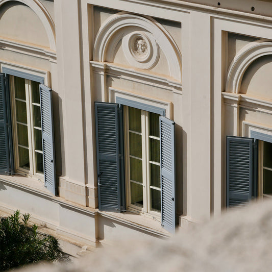 Versatility and Convenience: The IKAZZ White Puffer Jacket