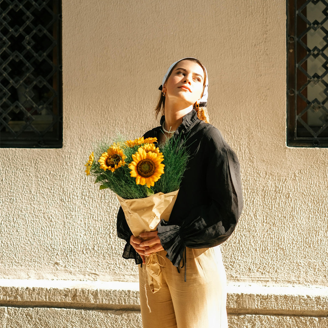 IKAZZ Cropped Puffer Jacket: Functionality and Style Combined