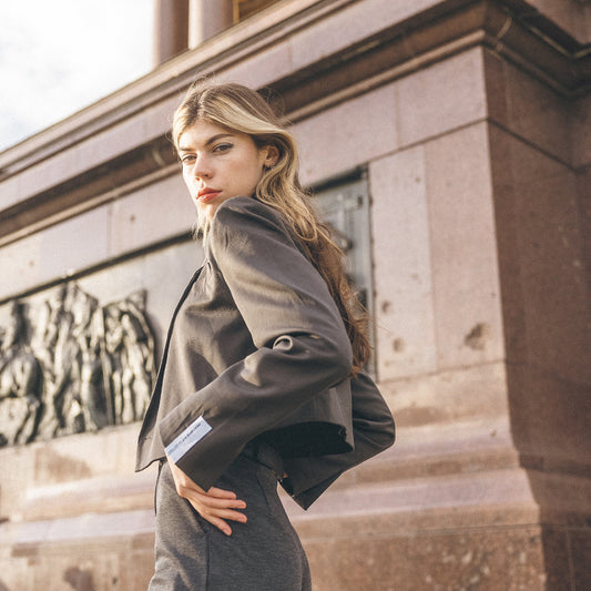 IKAZZ Naya Women's Black Puffer Jacket: Fashion-forward Style and Functionality