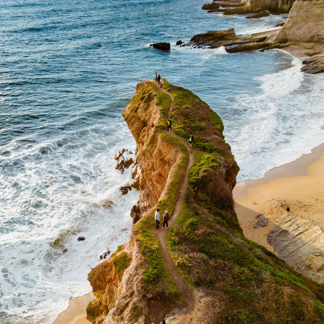 Winter Elegance Redefined: IKAZZ's Women's Black Puffer Jacket