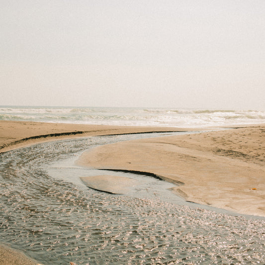 IKAZZ Cropped Puffer Jacket: Versatile Style and Convenience