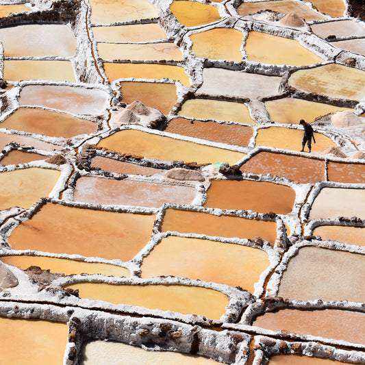 IKAZZ Lightweight Puffer Jacket for Women: Sleek Sophistication and Easy Maintenance