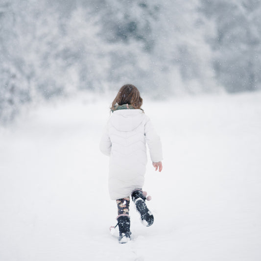 Frost Queen Chic: IKAZZ's Ethereal White Puffer Jacket for Winter's Fashion Royalty