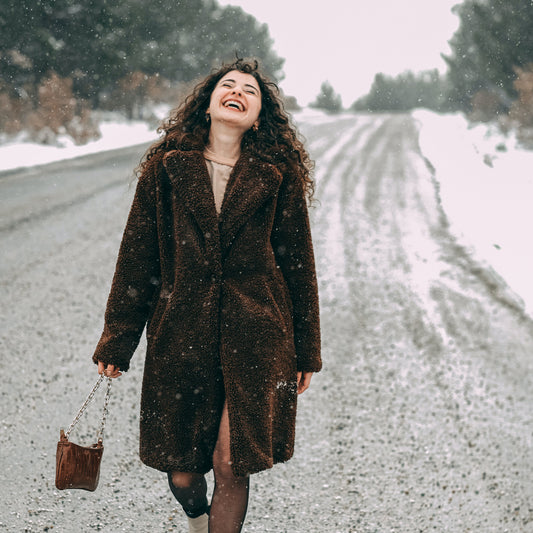 Unveiling the Ultimate Winter Must-Have: IKAZZ's Lightweight Puffer Jacket