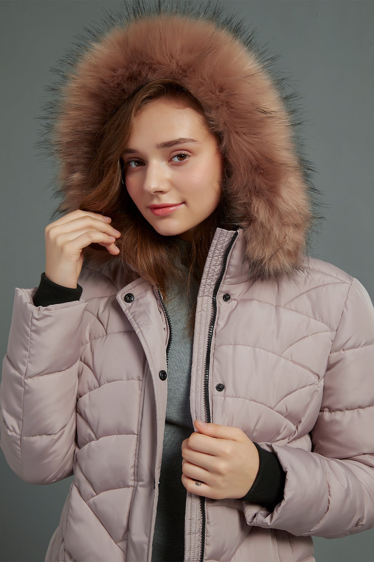 Best-selling women's quilted winter puffer jacket and faux fur